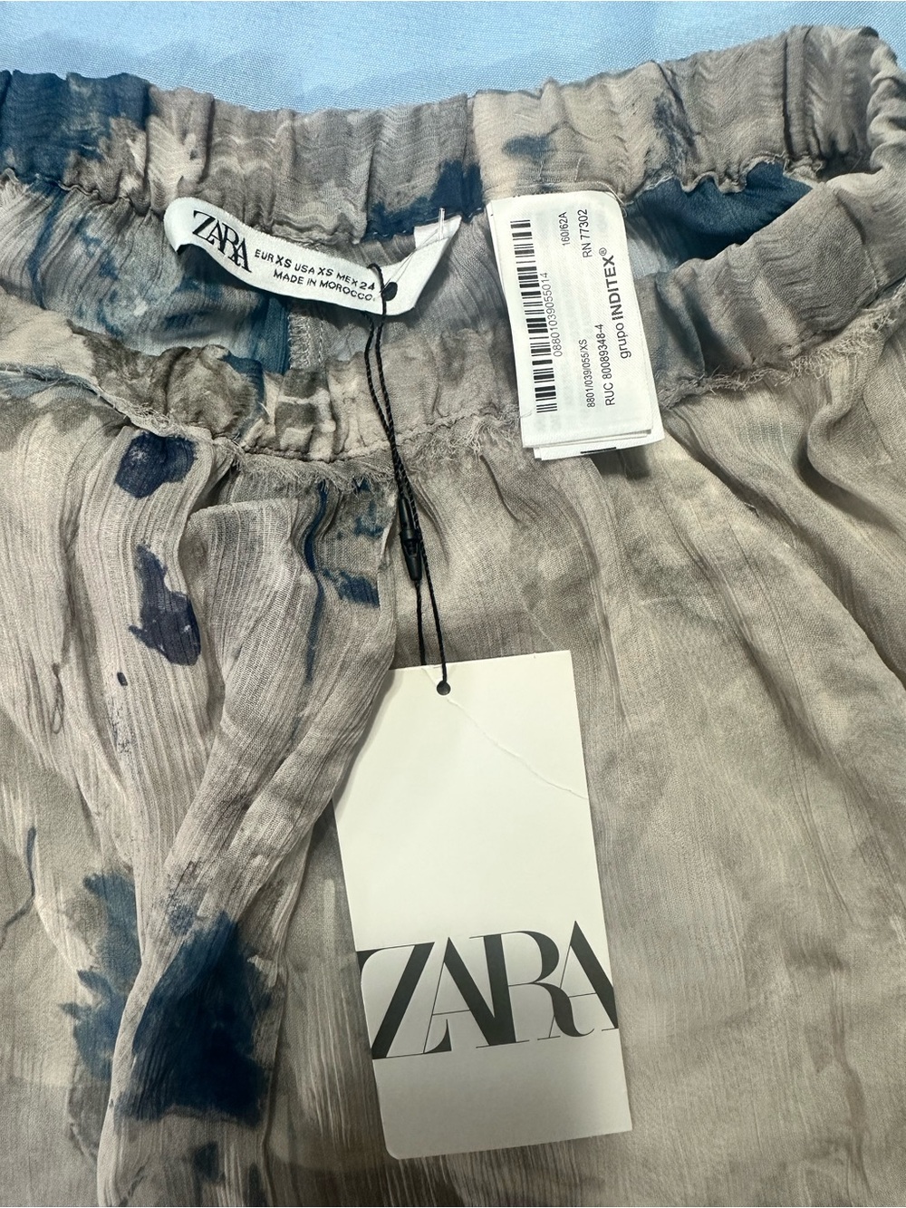 Zara Beige Navy Abstract Floral Bermuda Shorts XS NWT - Picture 4 of 8